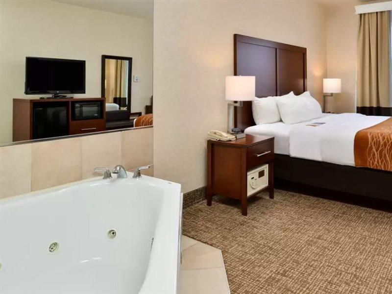 Comfort Inn & Suites Madison North Deforest Luaran gambar
