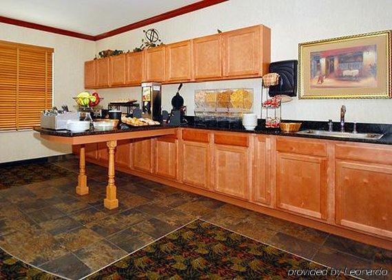 Comfort Inn & Suites Madison North Deforest Restoran gambar