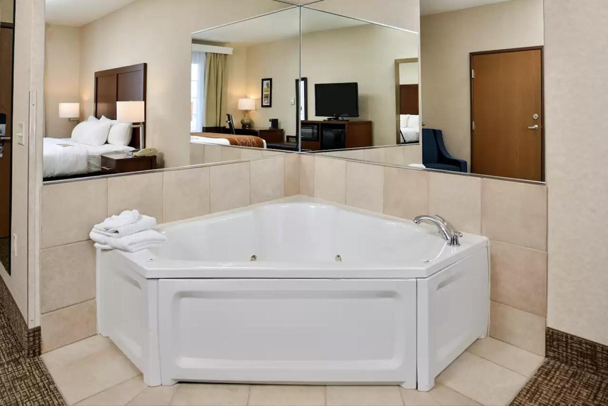 Comfort Inn & Suites Madison North Deforest Luaran gambar